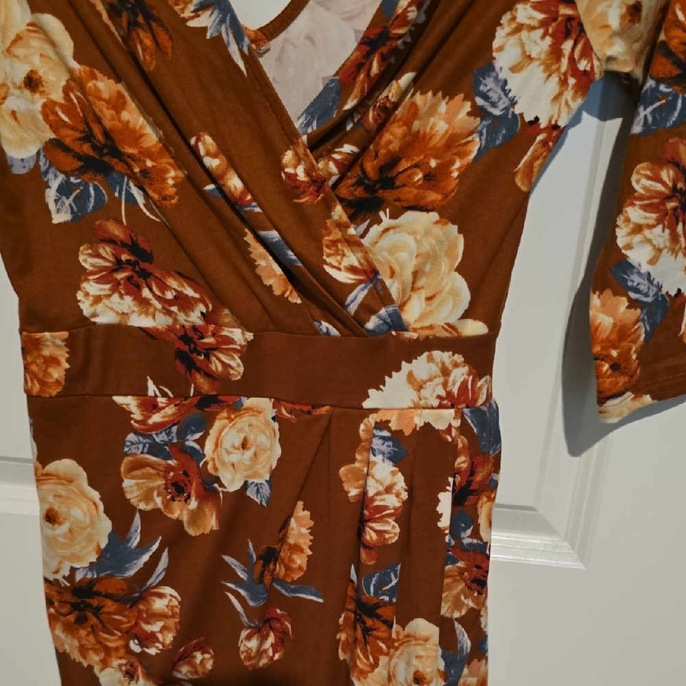 Iris Brown and White Sheath Dress with 3/4 Sleeves - Picture 3 of 3